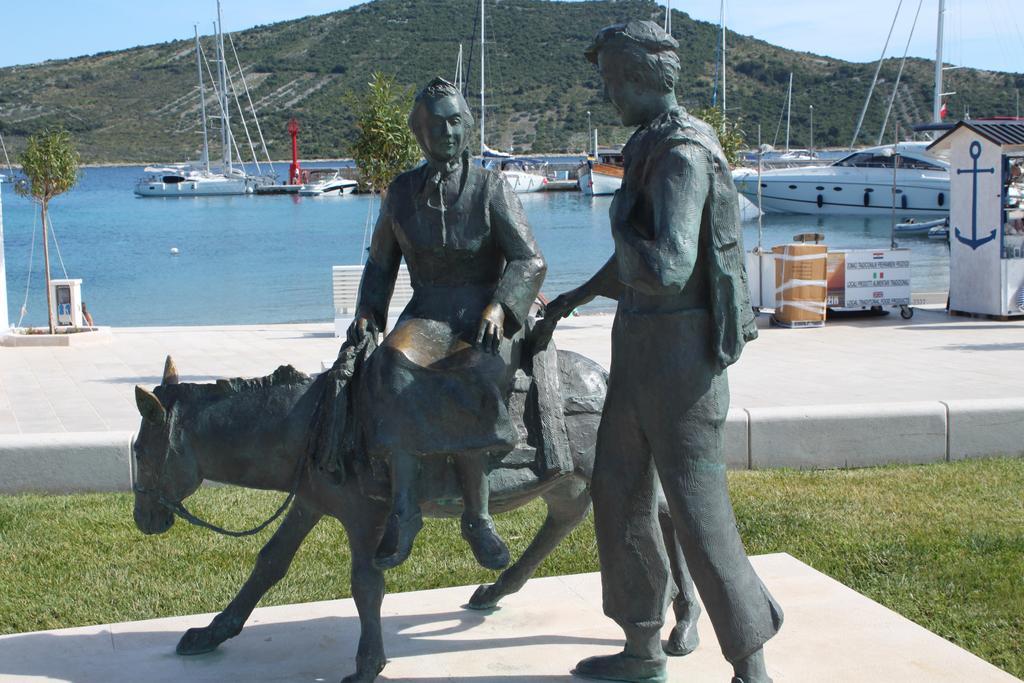 Apartment Amalija Primošten Εξωτερικό φωτογραφία